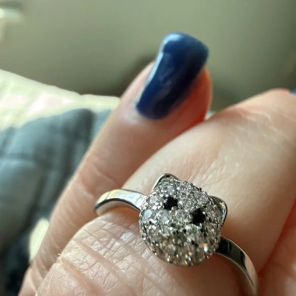 NEW! Pretty Bird Jewelry Cat Face Pavé Crystal Ring in white gold plating - Picture 7 of 13